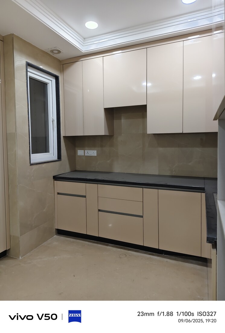 Kitchen, chittaranjan park 3 Bedroom 160 Sq.Mt. Builder Floor In Chittaranjan Park Delhi 9151899