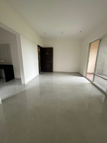 Room in 2 BHK Apartment at Nyati Era, Dhanori – for Rent