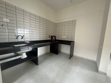Room in 2 BHK Apartment at Nyati Era, Dhanori – for Rent