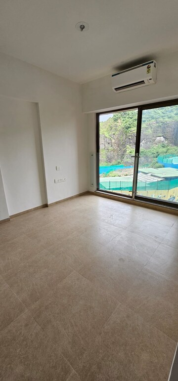 Room in 2 BHK Apartment at Kanakia Silicon Valley, Powai – for Rent