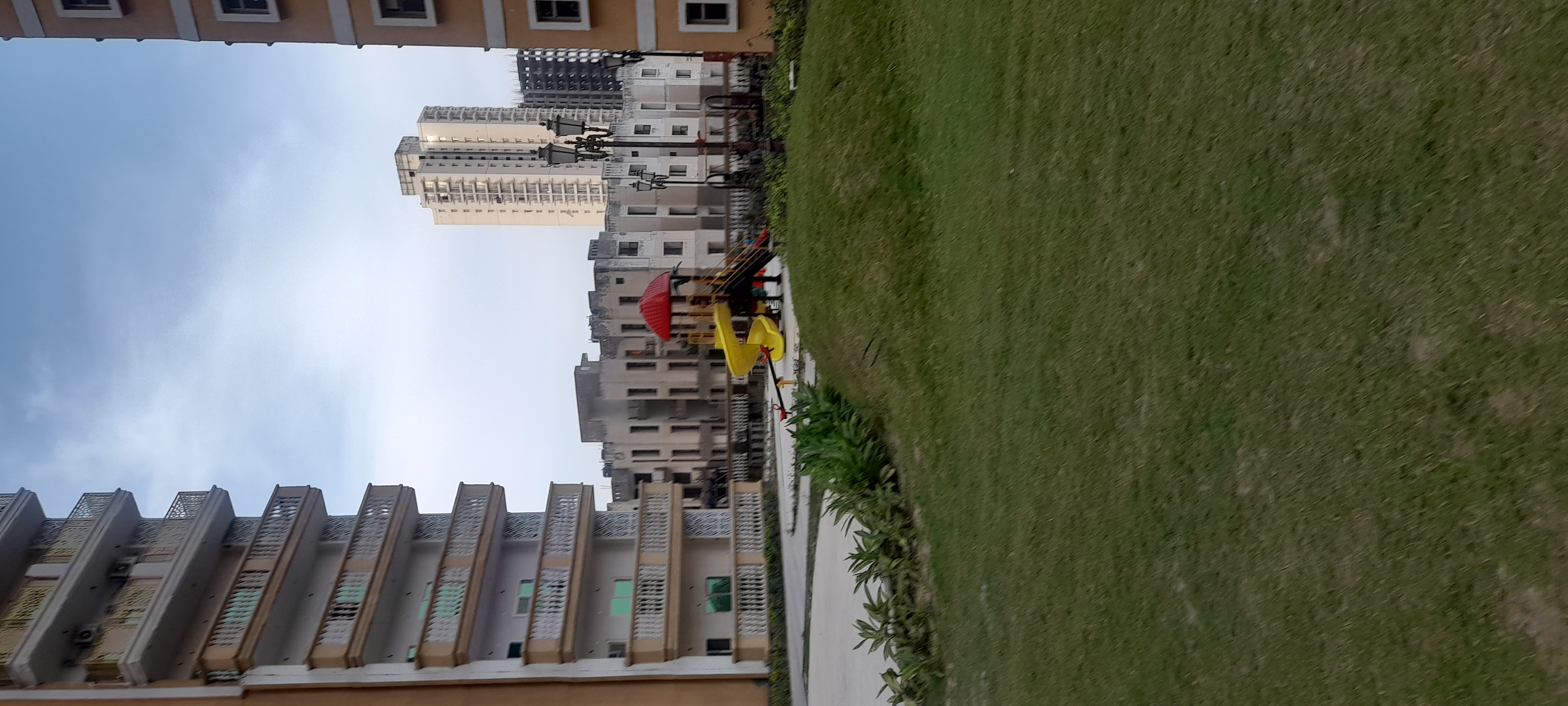 1.5 BHK + Extra Room 846 Sq.Ft. Apartment in Nimbus Express Park View - II