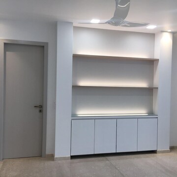 Room in 3 BHK Apartment at Powai – for Sale
