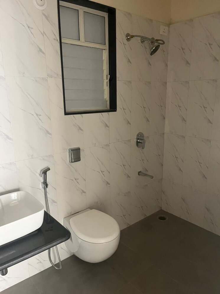 Bathroom, nyati-era 3 Bedroom 1170 Sq.Ft. Apartment In Dhanori Pune 9151931