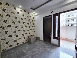 Room in 3 BHK Apartment at Sector 20 – for Sale