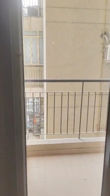Room in 2 BHK Apartment at MCC Signature Heights, Raj Nagar Extension – for Rent