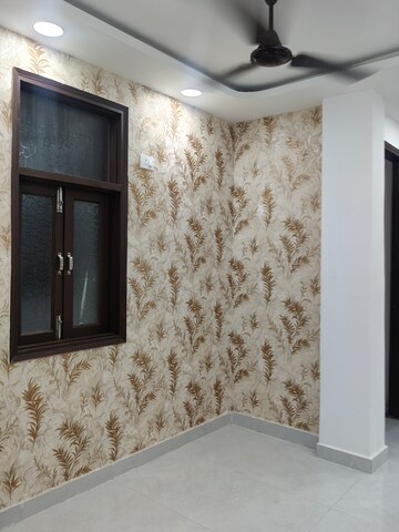 Bedroom in 1.5 BHK Builder Floor at Govindpuri – for Sale