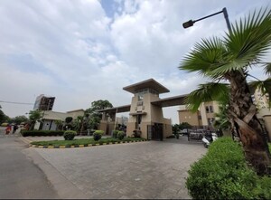 3.5 BHK Apartment For Sale in Emaar Palm Hills, Sector 77