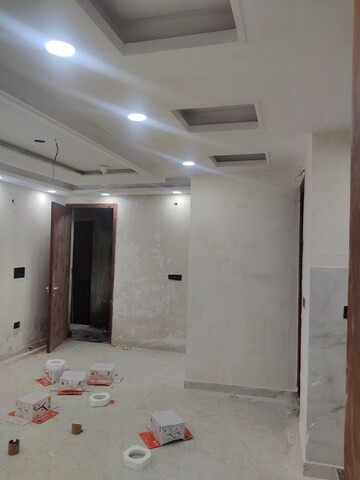 Building Lobby in 3 BHK Builder Floor at Govindpuri – for Sale