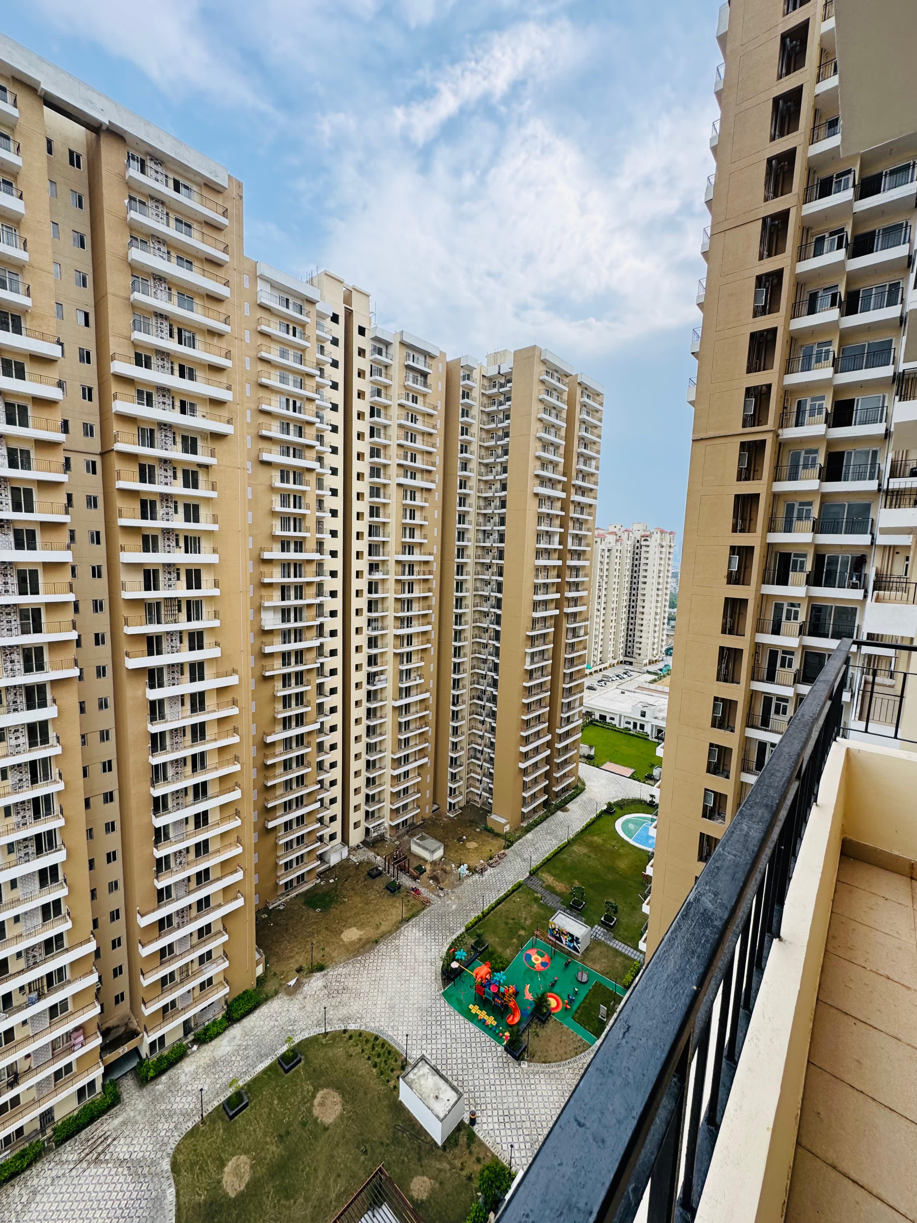 3 BHK + Pooja Room Apartment For Rent in Amrapali Crystal Homes