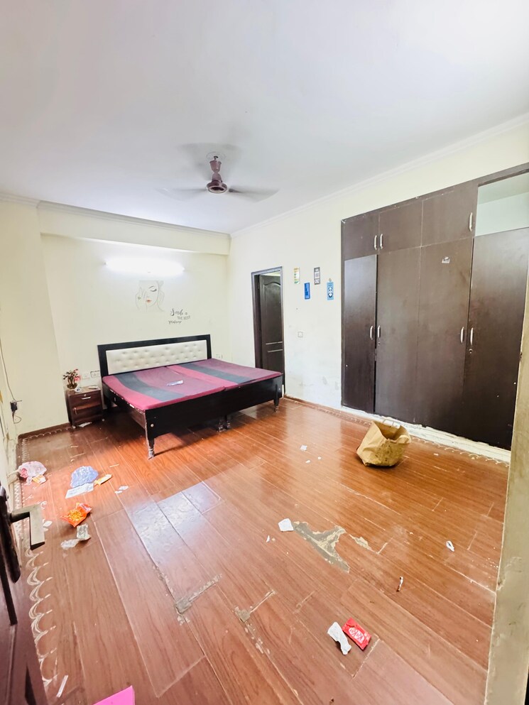 Master Bedroom, amrapali-crystal-homes 3 Bedroom 1375 Sq.Ft. Apartment In Sector 76 Noida 9152099