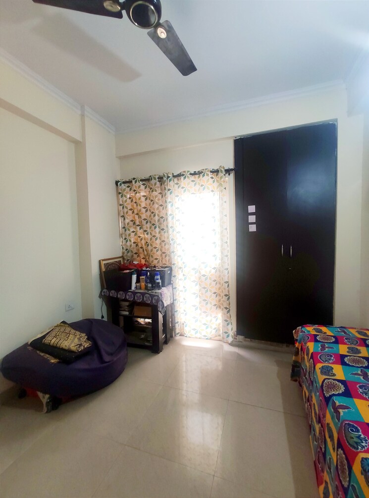 Master Bedroom, gardenia-golf-city 2 Bedroom 950 Sq.Ft. Apartment In Sector 75 Noida 9152103