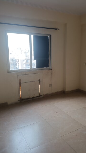 Room in 3 BHK Apartment at Gardenia Gateway, Sector 75 – for Rent