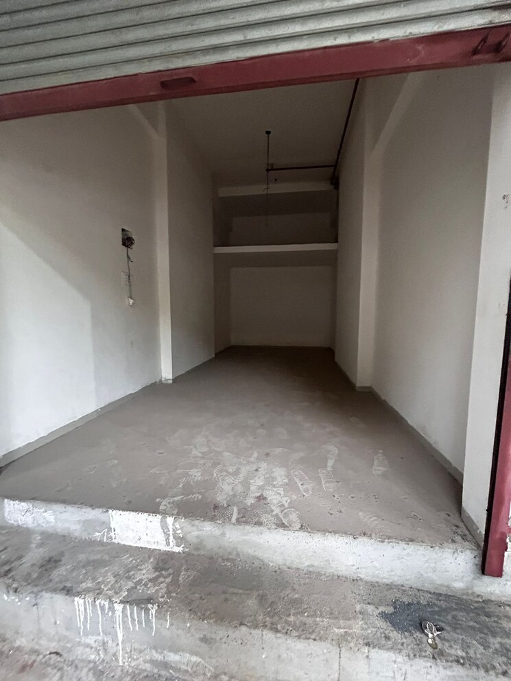 Room, mangesh-bhavan Commercial Shop 220 Sq.Ft. In Dadar West Mumbai 9152138