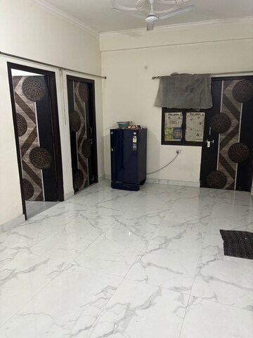 Parking in 2 BHK Apartment at RWA Apartments Sector 72, Sector 72 – for Rent