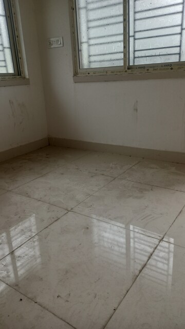 Room in 2 BHK Apartment at Kristi Villa, Chinar Park – for Sale