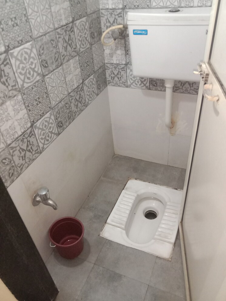 Bathroom, km-narmada-mohan 1 Bedroom 580 Sq.Ft. Apartment In Naigaon East Palghar 9152140