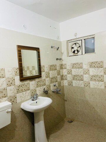 Bathroom in 3 BHK Apartment at Gomti Nagar – for Rent
