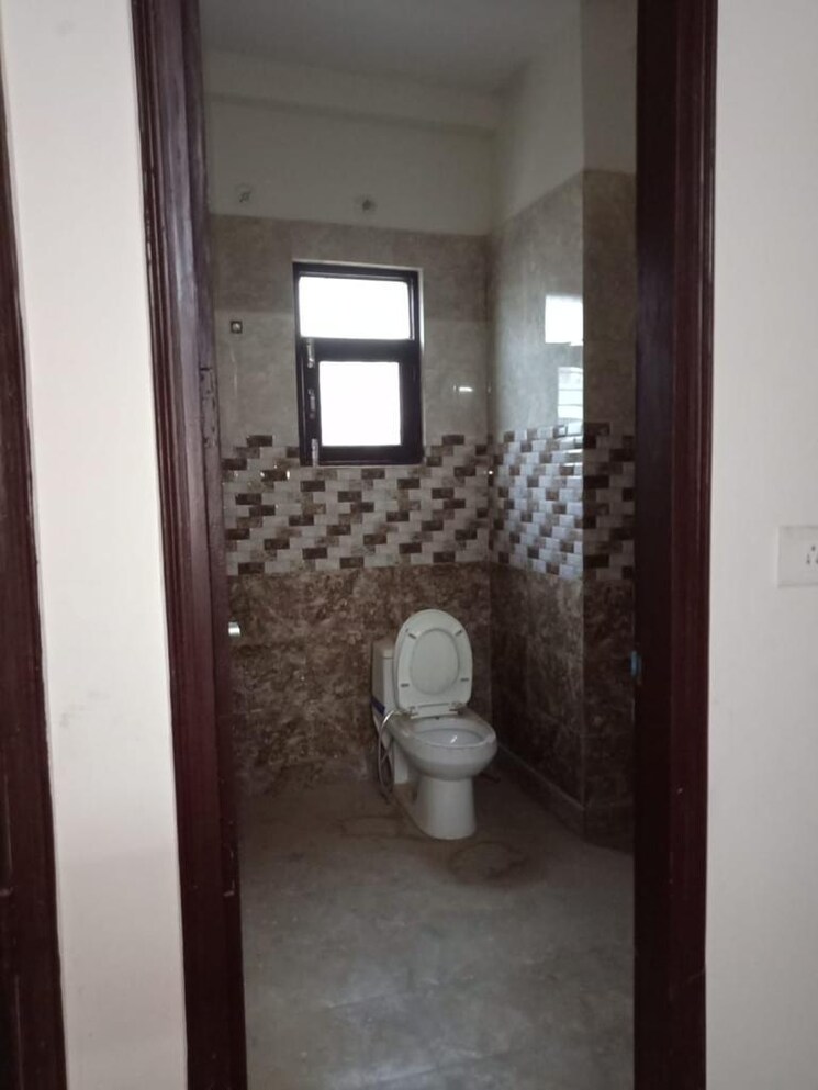 Bathroom, sector 10 greater noida 3 Bedroom 1865 Sq.Ft. Villa In Sector 10 Greater Noida Greater Noida 9152190
