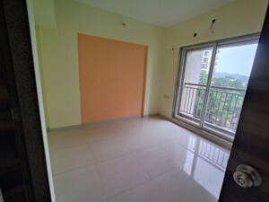 Room in 1 BHK Apartment at Metropolis Aquaris Phase 2, Kasarvadavali – for Sale