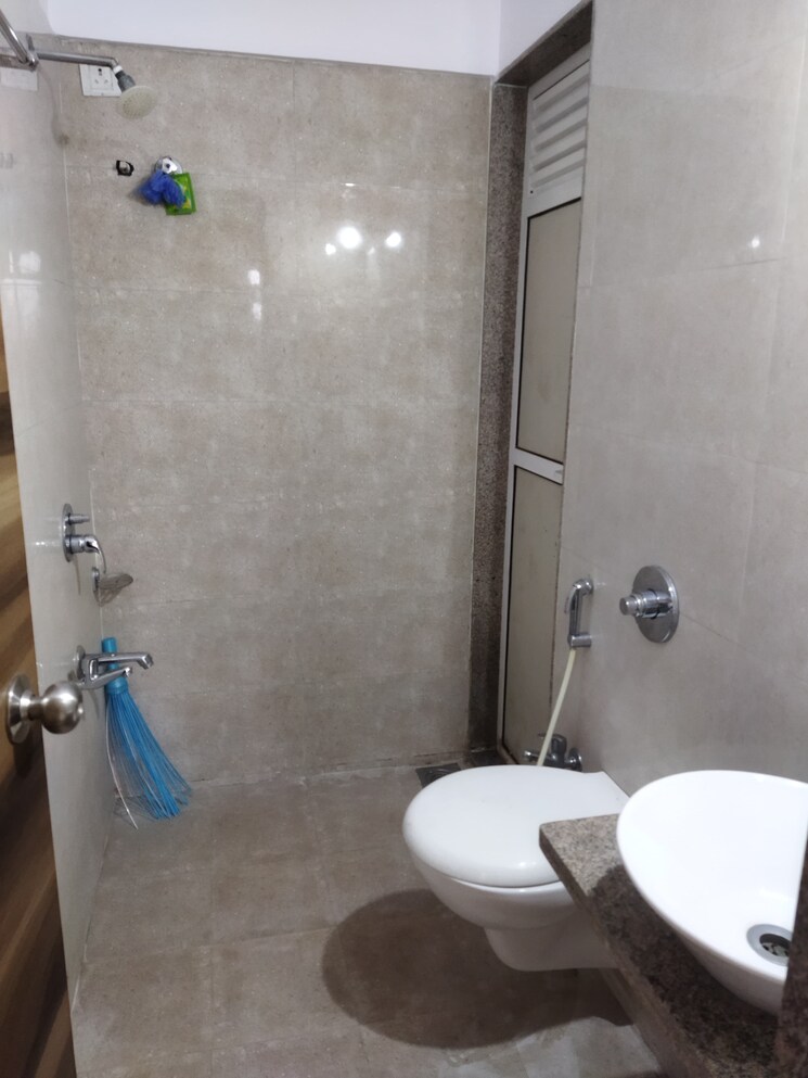 Bathroom, metropolis-aquaris-phase-2 1 Bedroom 550 Sq.Ft. Apartment In Kasarvadavali Thane 9152200