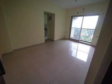 Room in 1 BHK Apartment at Metropolis Aquaris Phase 1, Kasarvadavali – for Rent