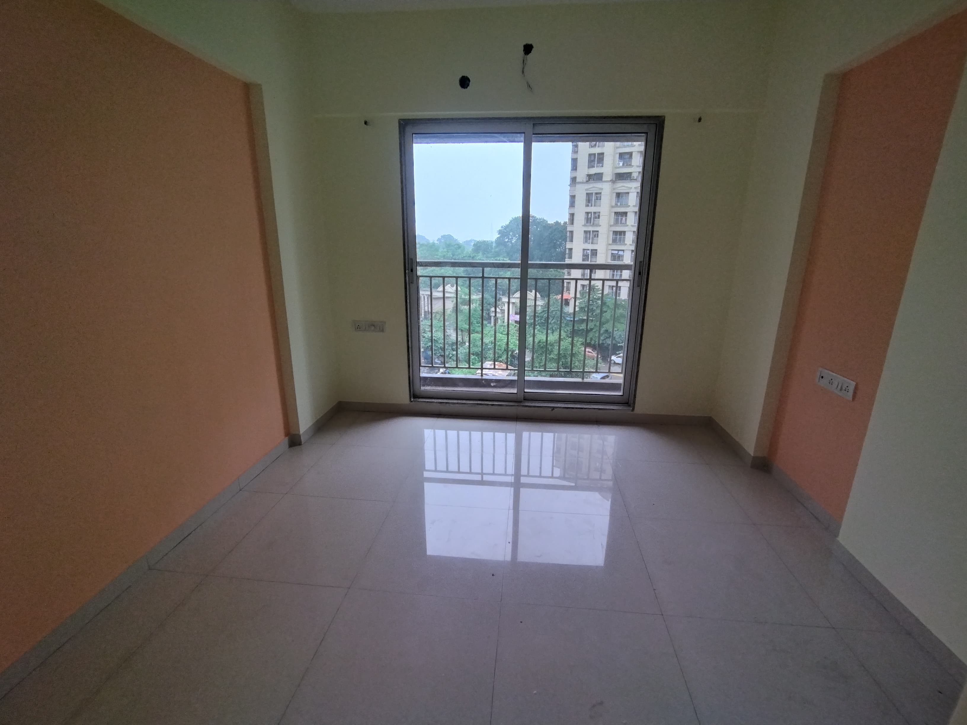 1 BHK + Extra Room Apartment For Rent in Metropolis Aquaris Phase 1