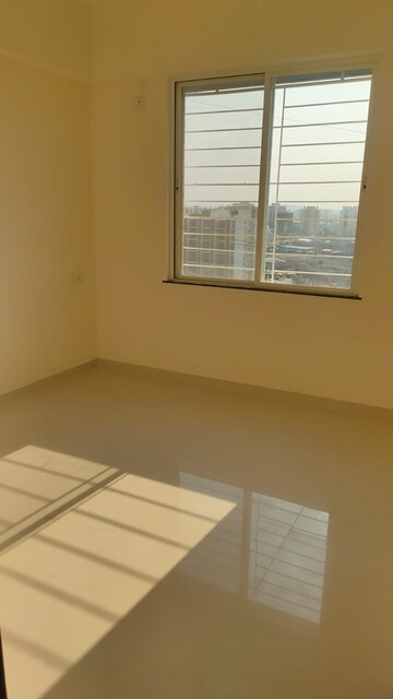 Room in 4 BHK Apartment at Pristine Greens, Moshi – for Rent