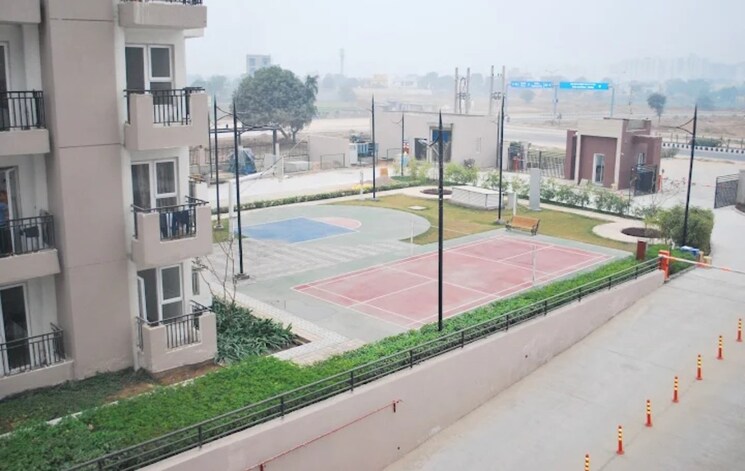 Swimming Pool, mapsko-paradise 3 Bedroom 1400 Sq.Ft. Apartment In Sector 83 Gurgaon 9152281