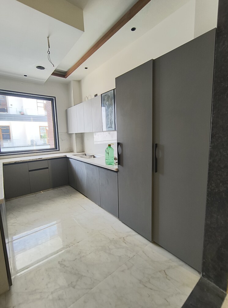 Kitchen, green fields colony 4 Bedroom 465 Sq.Yd. Builder Floor In Green Fields Colony Faridabad 9152312