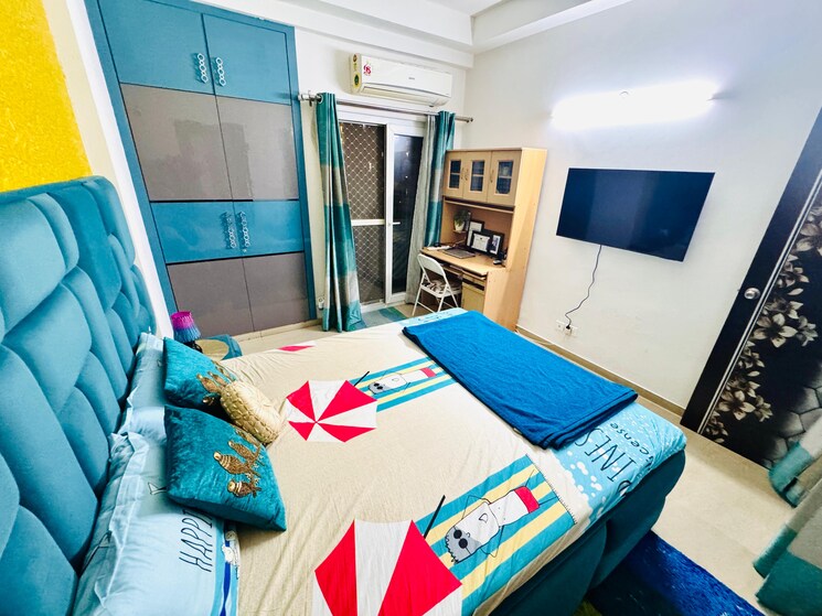 Bedroom, antriksh-golf-view 3 Bedroom 1910 Sq.Ft. Apartment In Sector 78 Noida 9152336