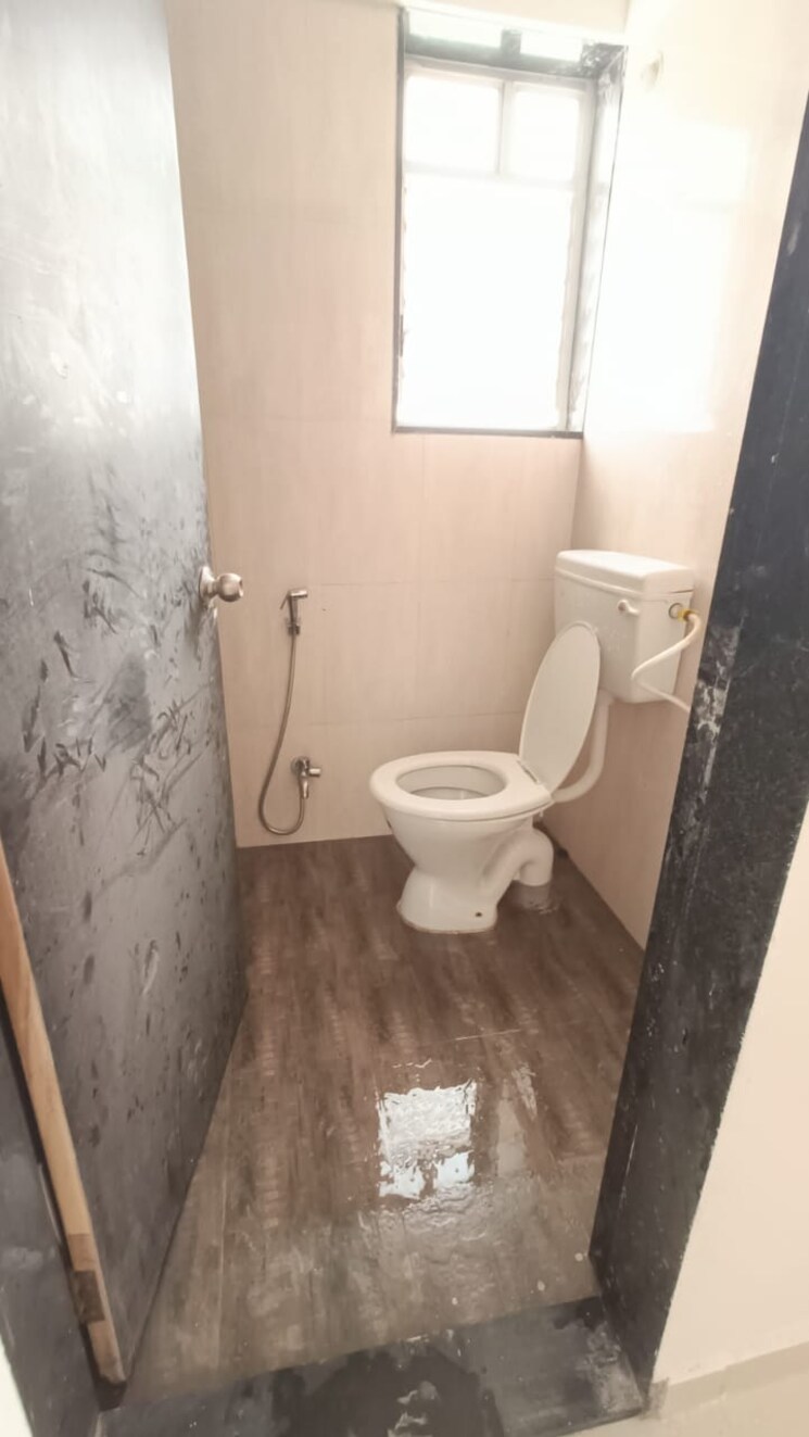 Bathroom, bora-ville 2 Bedroom 850 Sq.Ft. Apartment In Kharadi Pune 9152366