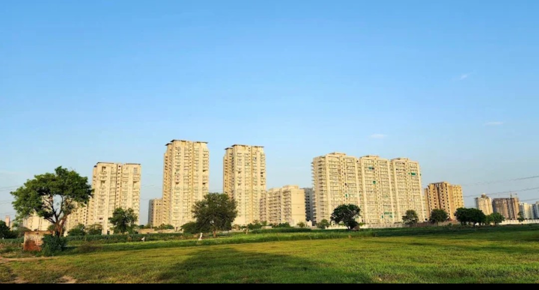 4 BHK + Servant Room Apartment For Sale in Indiabulls Centrum Park