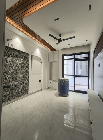 Balcony in 3 BHK Builder Floor at Green Fields Colony – for Rent