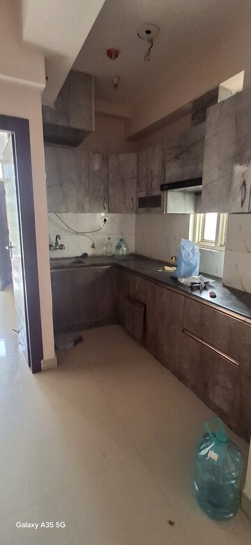 Furnished Amenities in 2 BHK Apartment at Supertech Cape Town, Sector 74 – for Rent