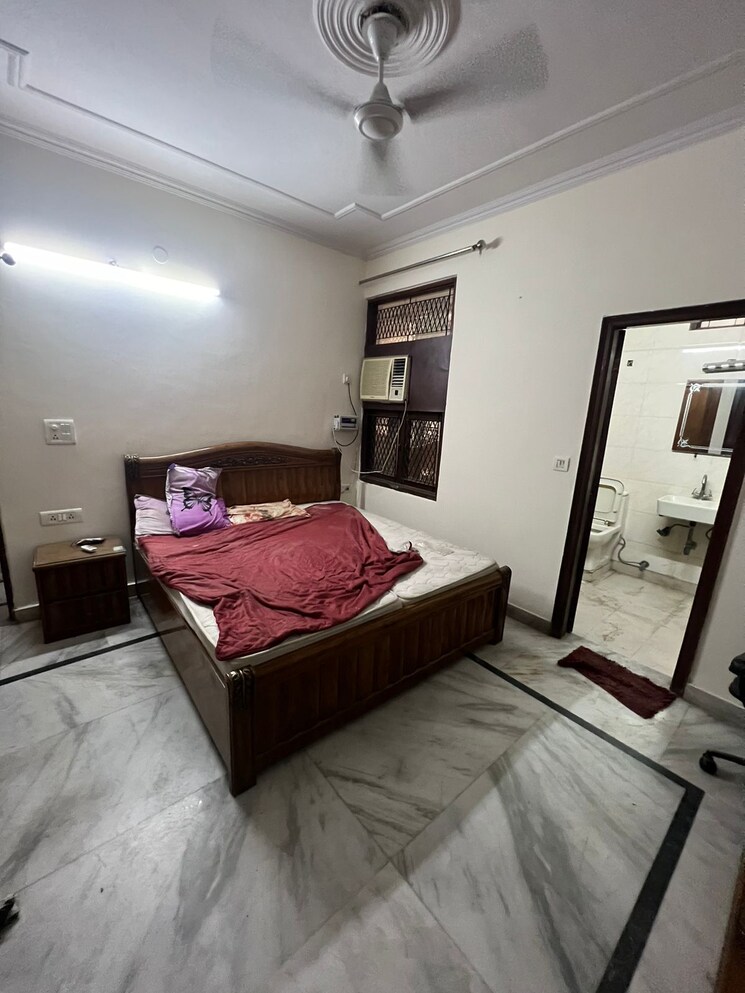 Bedroom, patel nagar 3 Bedroom 1200 Sq.Ft. Builder Floor In Patel Nagar Delhi 9152472