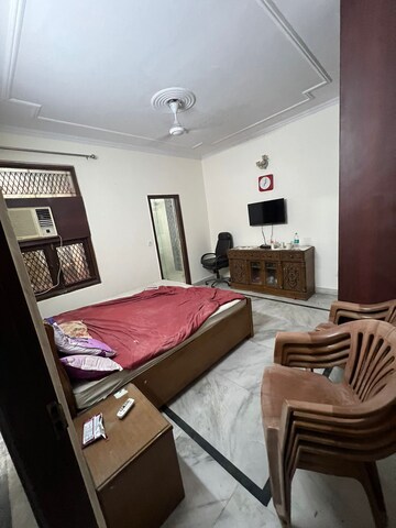 Bedroom in 3 BHK Builder Floor at Patel Nagar – for Sale