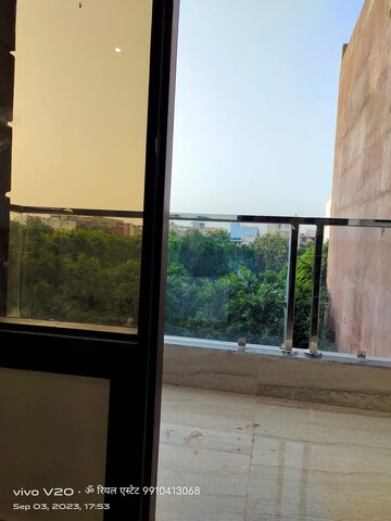 Room in 2 BHK Builder Floor at Palm Residency Chhatarpur, Chattarpur – for Rent