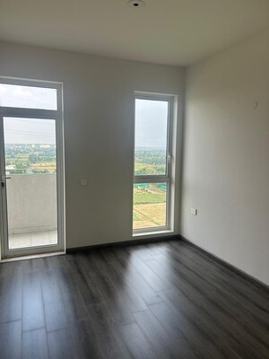 Room in 2.5 BHK Apartment at Godrej Oasis, Sector 88a – for Sale