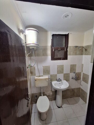 Bathroom in 2 BHK Apartment at Milton Tower, Vip Road – for Rent