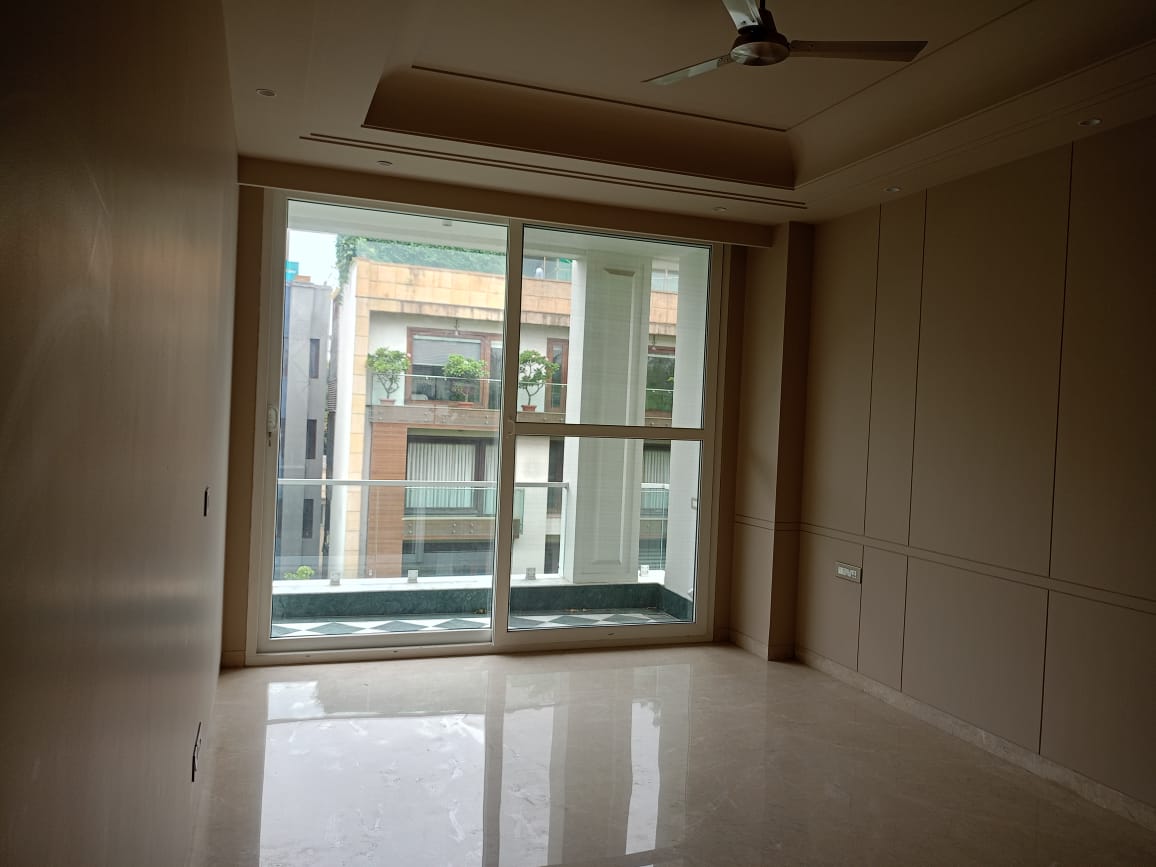 3 BHK + Servant Room Builder Floor For Sale in Rajouri Garden