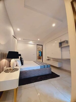 Room in 3 BHK Apartment at Pir Machalla – for Sale