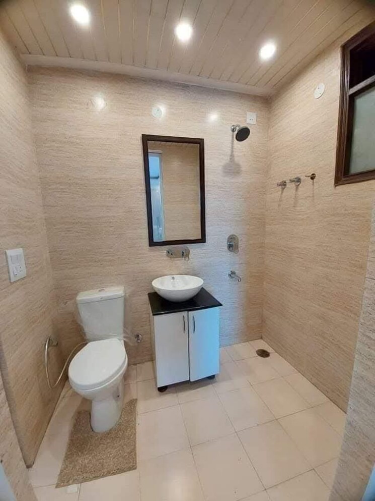 Bathroom, pir machalla 3 Bedroom 1790 Sq.Ft. Apartment In Pir Machalla Zirakpur 9152571