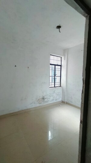 Room in 1.5 BHK Apartment at Sector 10 Greater Noida – for Sale