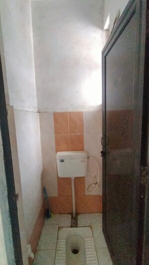 Bathroom in 1.5 BHK Apartment at Sector 10 Greater Noida – for Sale