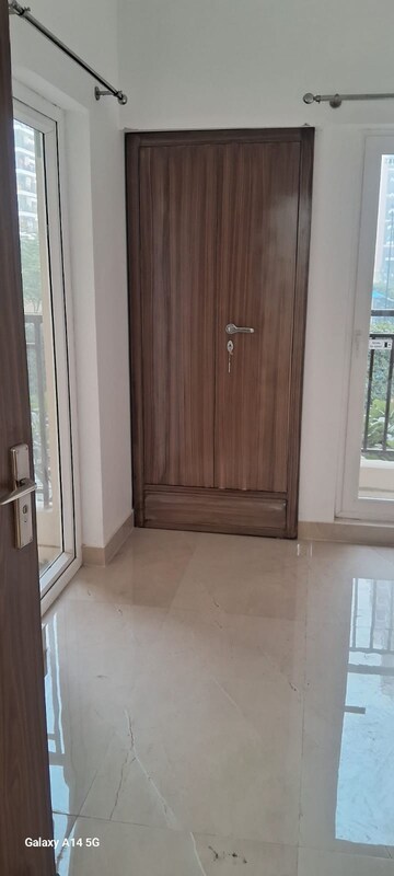 Room in 2 BHK Apartment at Ace Divino, Sector 1 Greater Noida – for Sale