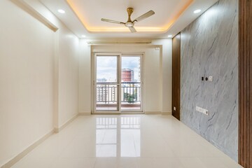Room in 2 BHK Apartment at Candeur Signature, Varthur – for Rent