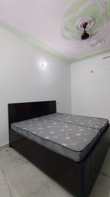 Bedroom in 1 BHK Builder Floor at Signature Tower Sector 30, Sector 30 – for Rent