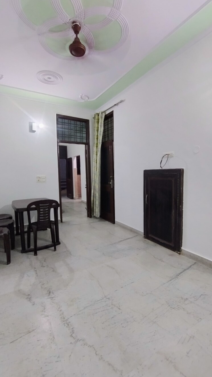 Room, signature-tower-sector-30 1 Bedroom 100 Sq.Ft. Builder Floor In Sector 30 Gurgaon 9152696