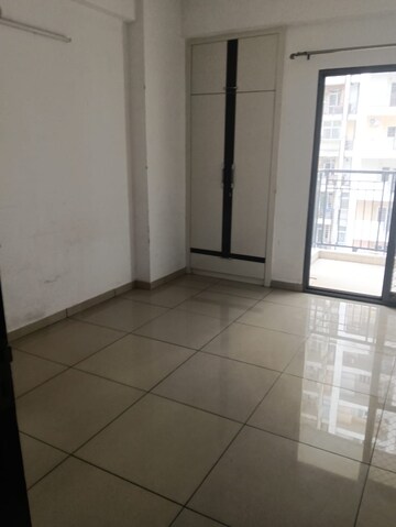 Room in 3 BHK Apartment at SKA Greenarch, Sector 16b Greater Noida – for Sale