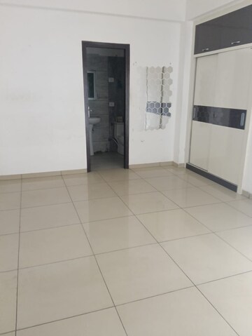 Room in 3 BHK Apartment at SKA Greenarch, Sector 16b Greater Noida – for Sale